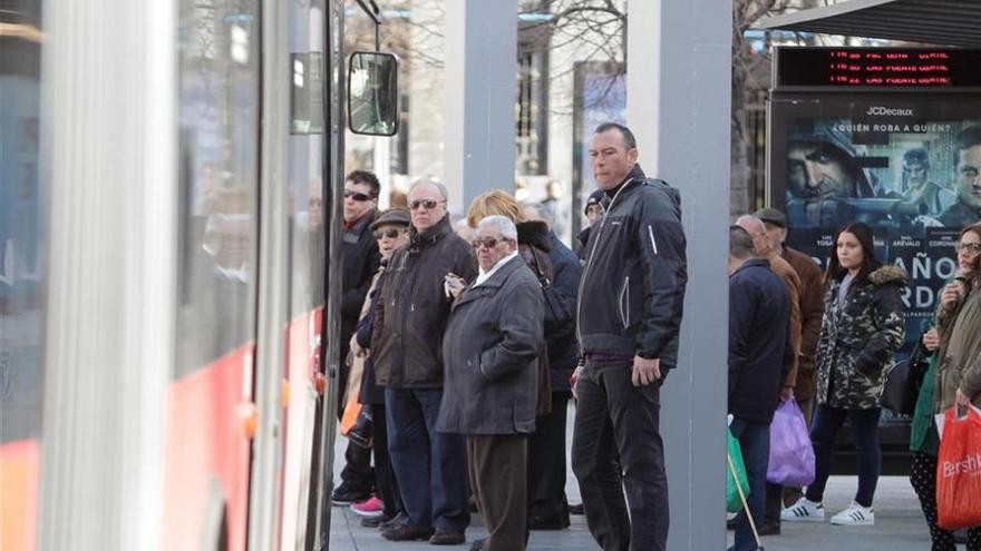 Zaragoza se expone a una huelga conjunta del bus y el tranvía