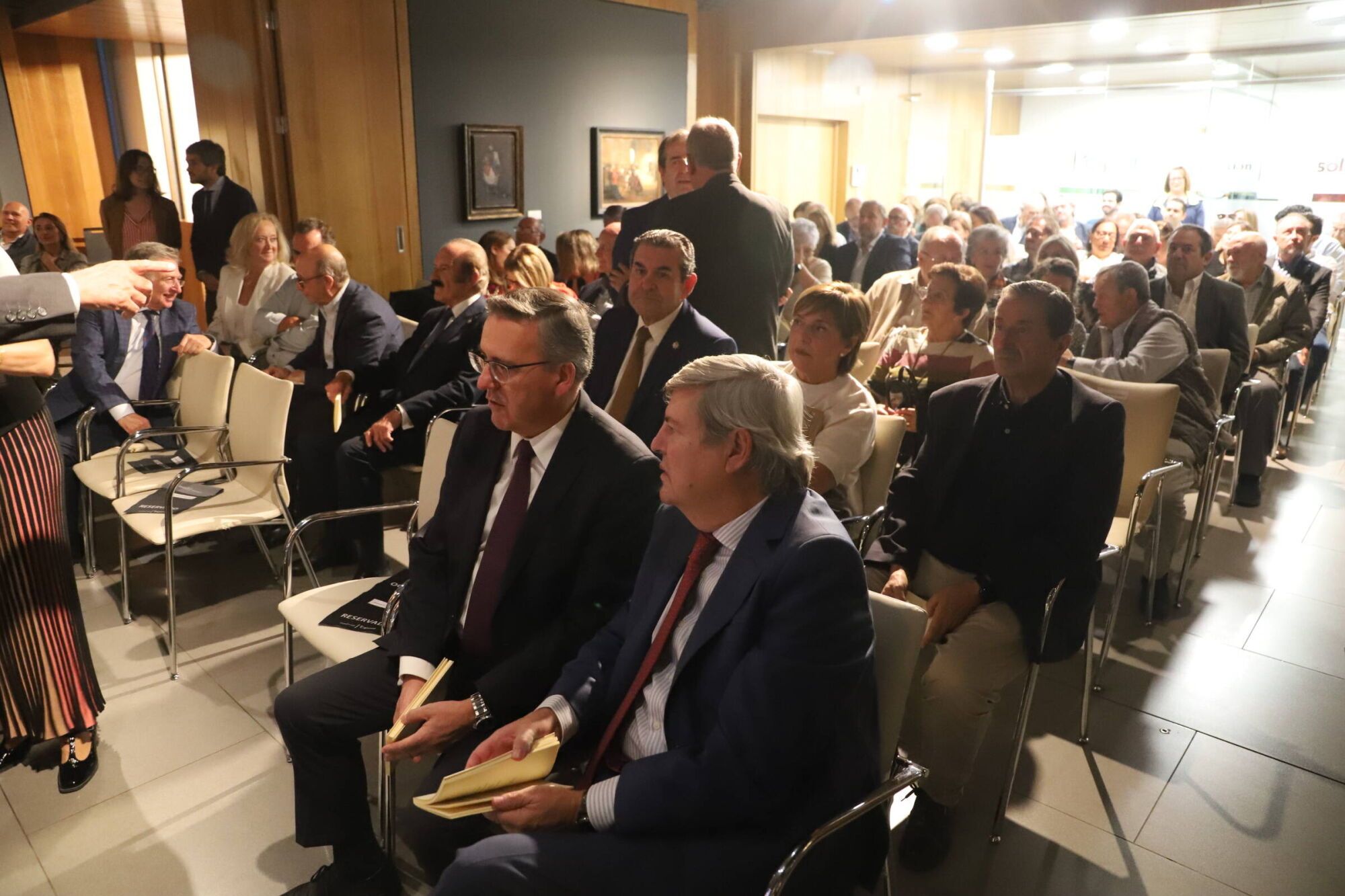 El acto celebrado en la sede de la Fundación Cajasol, contó con el periodista Carlos Herrera, como prologuista