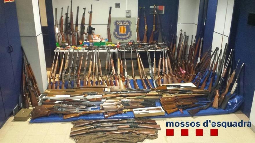 Les armes que guardava la dona a casa seva.