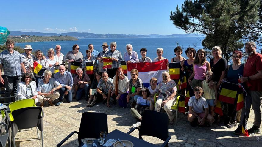La Asociación de Holandeses y Belgas de Galicia se reúne en Sanxenxo