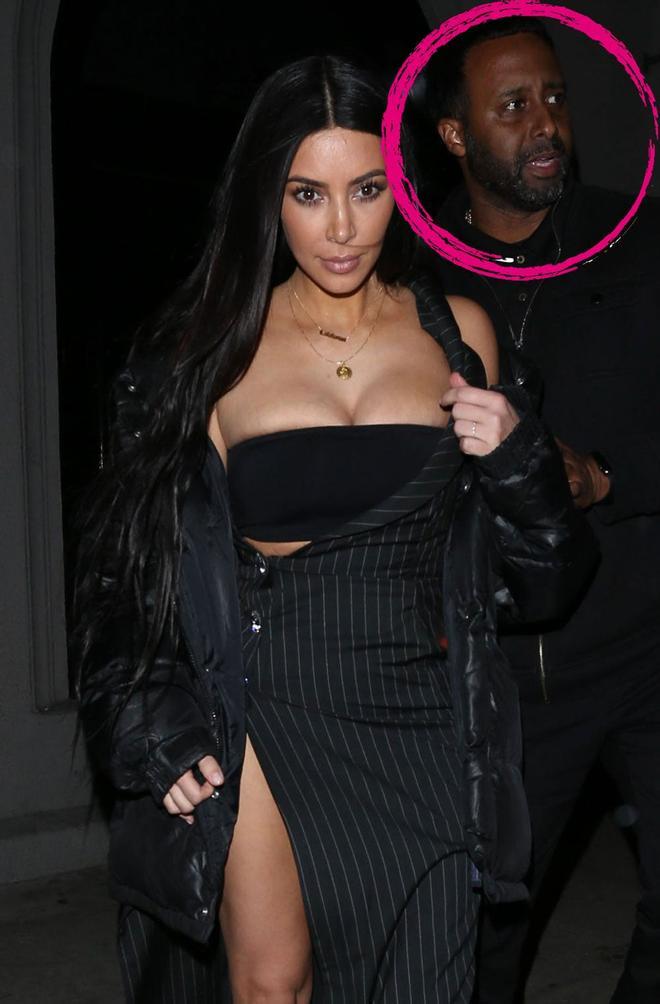 Kim Kardashian con look diplomático