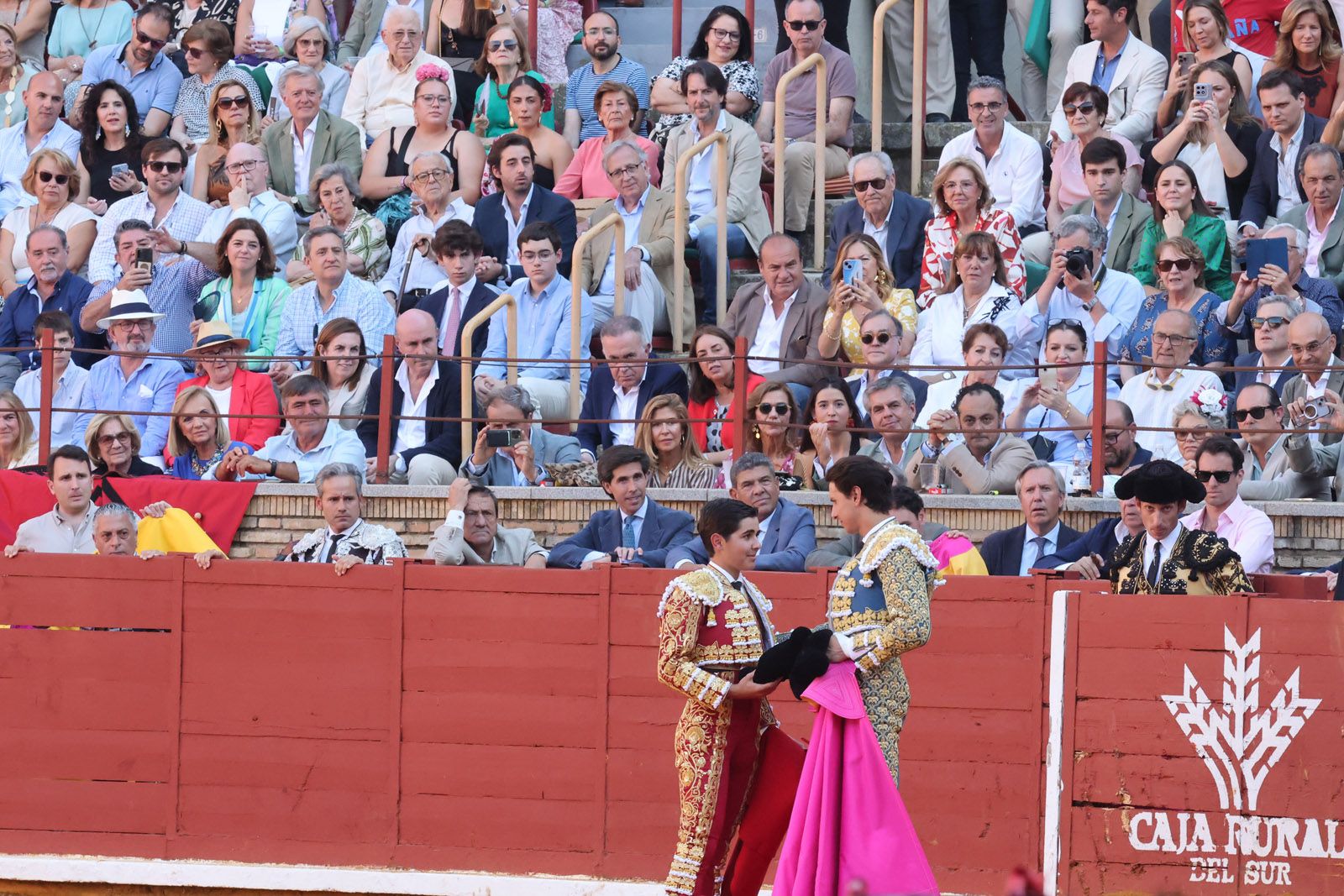 Román toma la alternativa y la puerta grande se abre para Roca Rey y Ortega