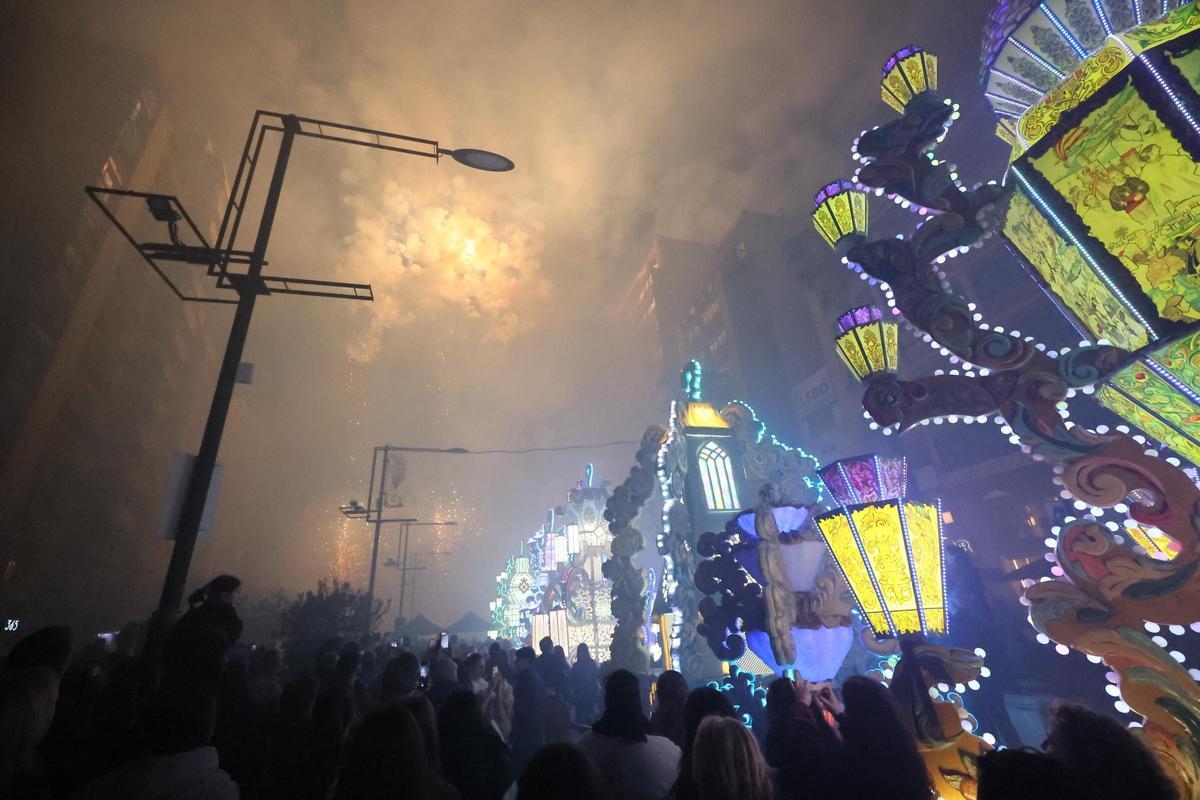 Galería: La Encesa de les Gaiates ilumina Castelló