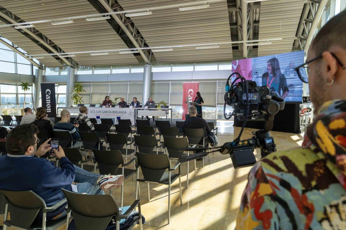 El IES García Berlanga de Sant Joan reúne a la élite del sector audiovisual de Alicante en Ciudad de la Luz