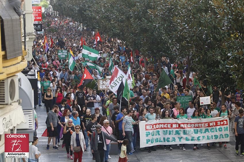 FOTOGALERÍA / Jornada de huelga estudiantil en Córdoba contra la LOMCE