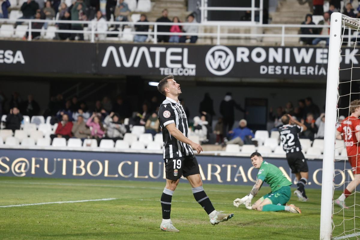 Christian Borrego ‘Chiki’, durante un partido en el Cartagonova.