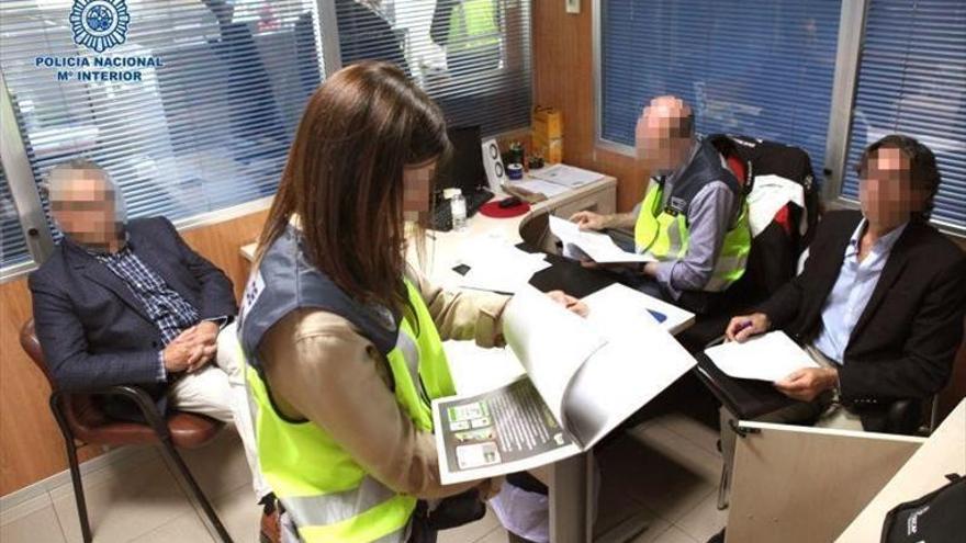 Cinco detenidos por captar fondos con el señuelo del cáncer