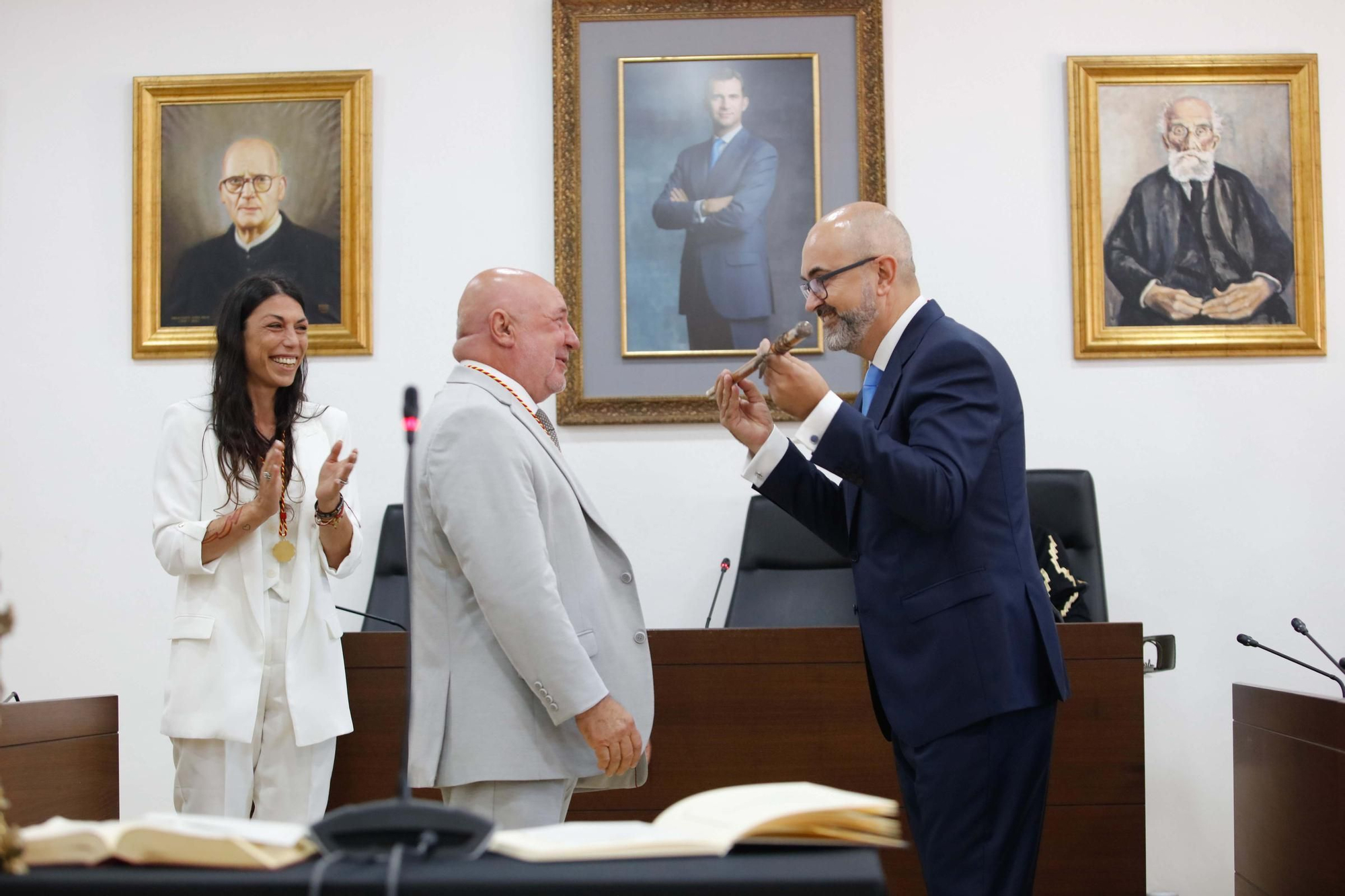 Galería de imágenes de la toma de posesión de Vicent Roig como alcalde de Sant Josep