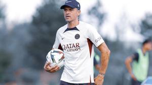 Luis Enrique, en un entrenamiento del PSG.