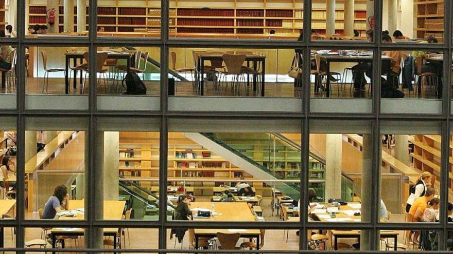 Biblioteca de la Facultad de Derecho de A Coruña.