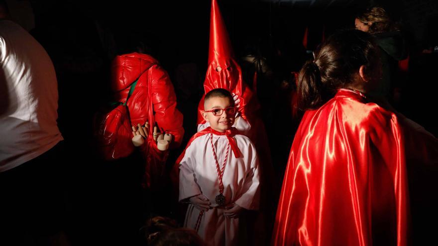 EN IMÁGENES: San Pedro mima la cantera cofrade: así ha sido la procesión del Martes Santo en Avilés