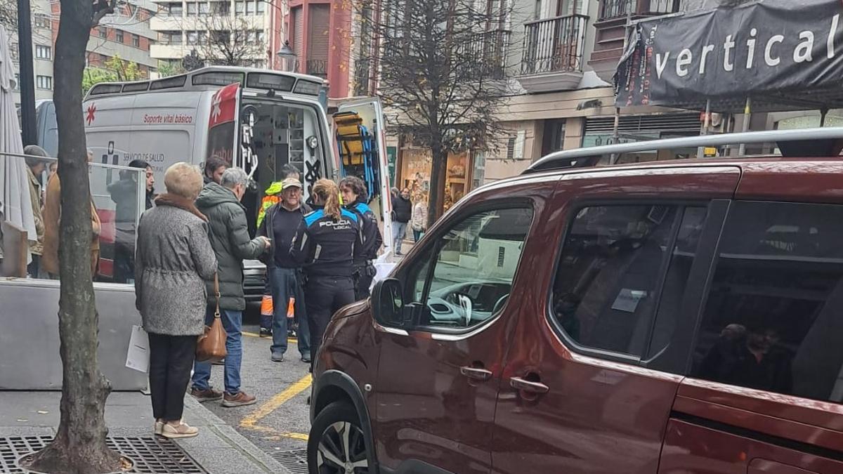 ATROPELLO GIJÓN | Herida una mujer al cruzar la calle en Gijón mientras ...
