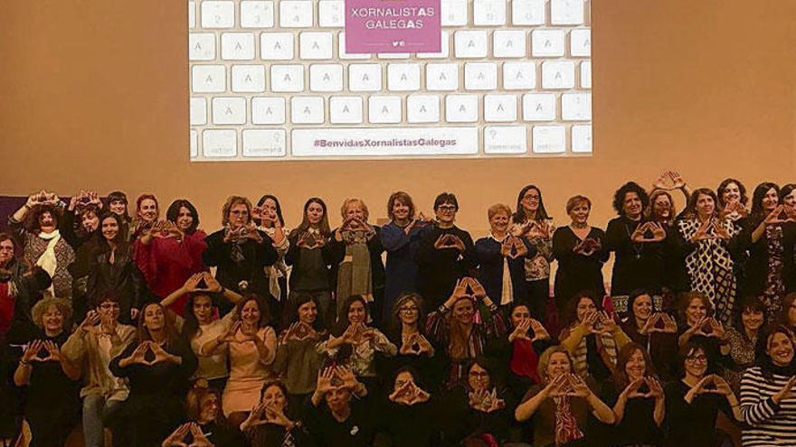 Miembros de Xornalistas Galegas, durante la presentación del colectivo, ayer, en Santiago.