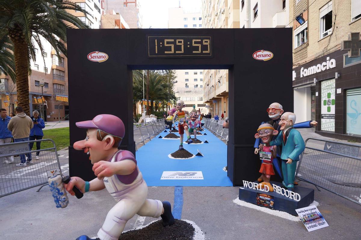 Falla World Record dedicada al Maratón Valencia Trinidad Alfonso Zurich