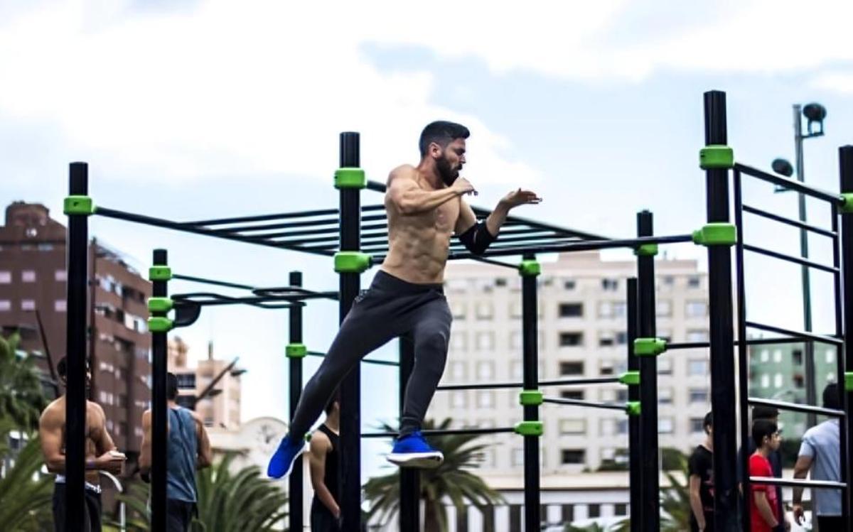 Parque de calistenia en Madrid Rio.
