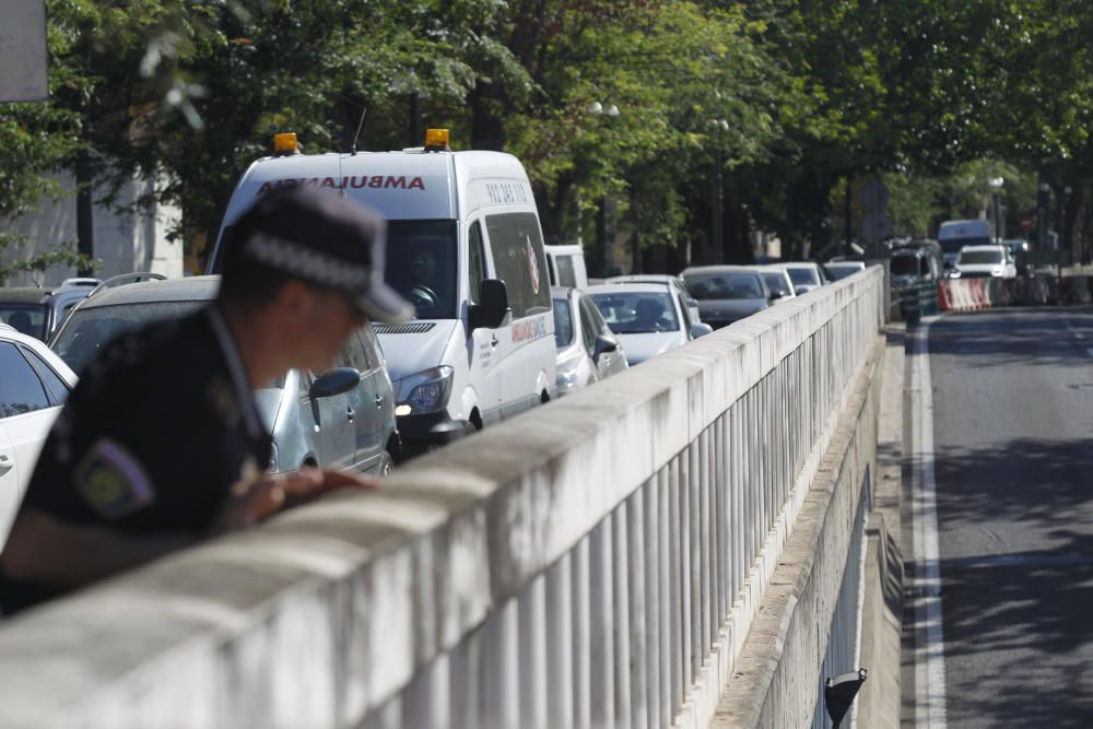 Atasco de tráfico en València por las obras en Blanquerías