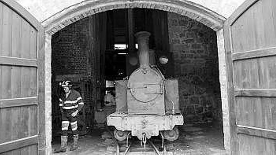 La locomotora «Eleonore», en el castillete de Arnao.