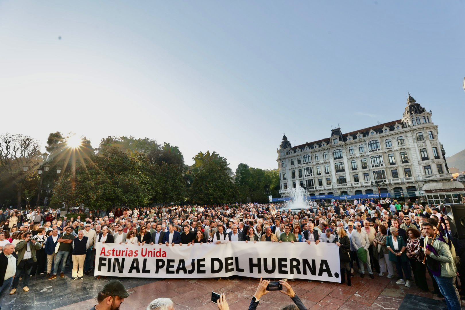 EN IMÁGENES: así fue la gran movilización contra el peaje del Huerna en Asturias