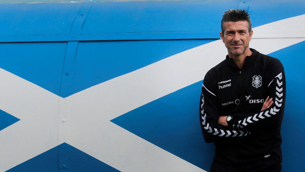 Pep Lluís Martí posa en su etapa como técnico del Tenerife.