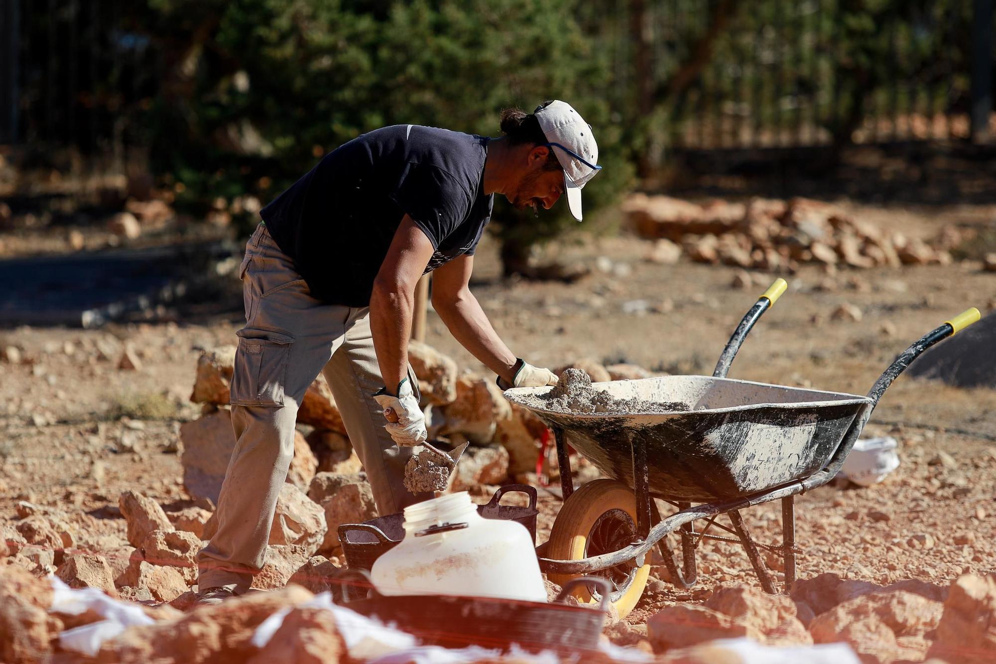 Obras en el poblado de Sa Caleta