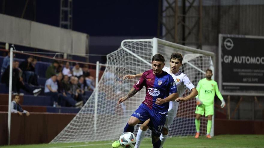 La UD Alzira trata de romper la racha de siete partidos sin ganar ante un rival directo