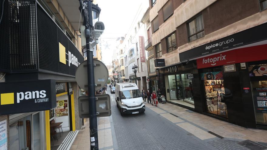 Vecinos del centro aún denuncian multas a vehículos ya autorizados en Castelló