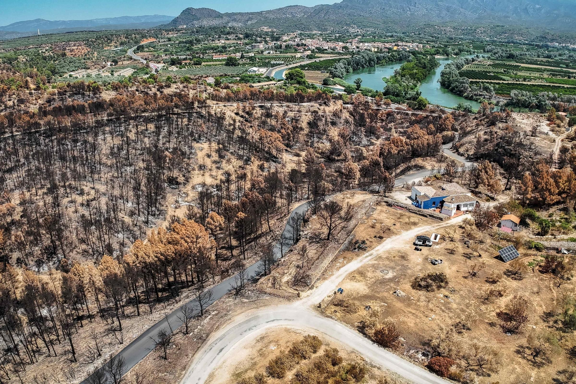 Les fotos de l'incendi de Paüls a vista de dron