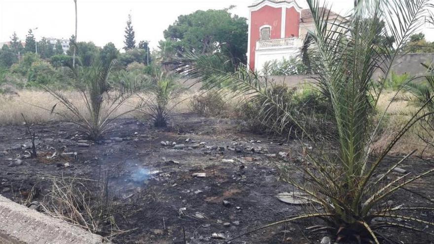 Impotencia entre los alcaldes por los solares ‘incendiables’