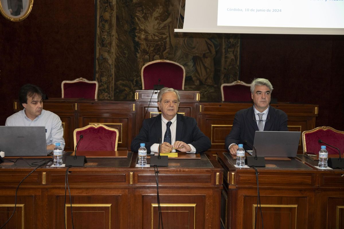 Salvador Fuentes, durante la reunión con los alcaldes de la provincia.