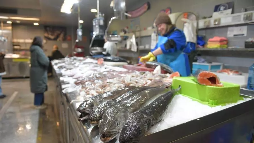 El pescado regresa a los mercados tras el fin del paro de la flota de A Coruña