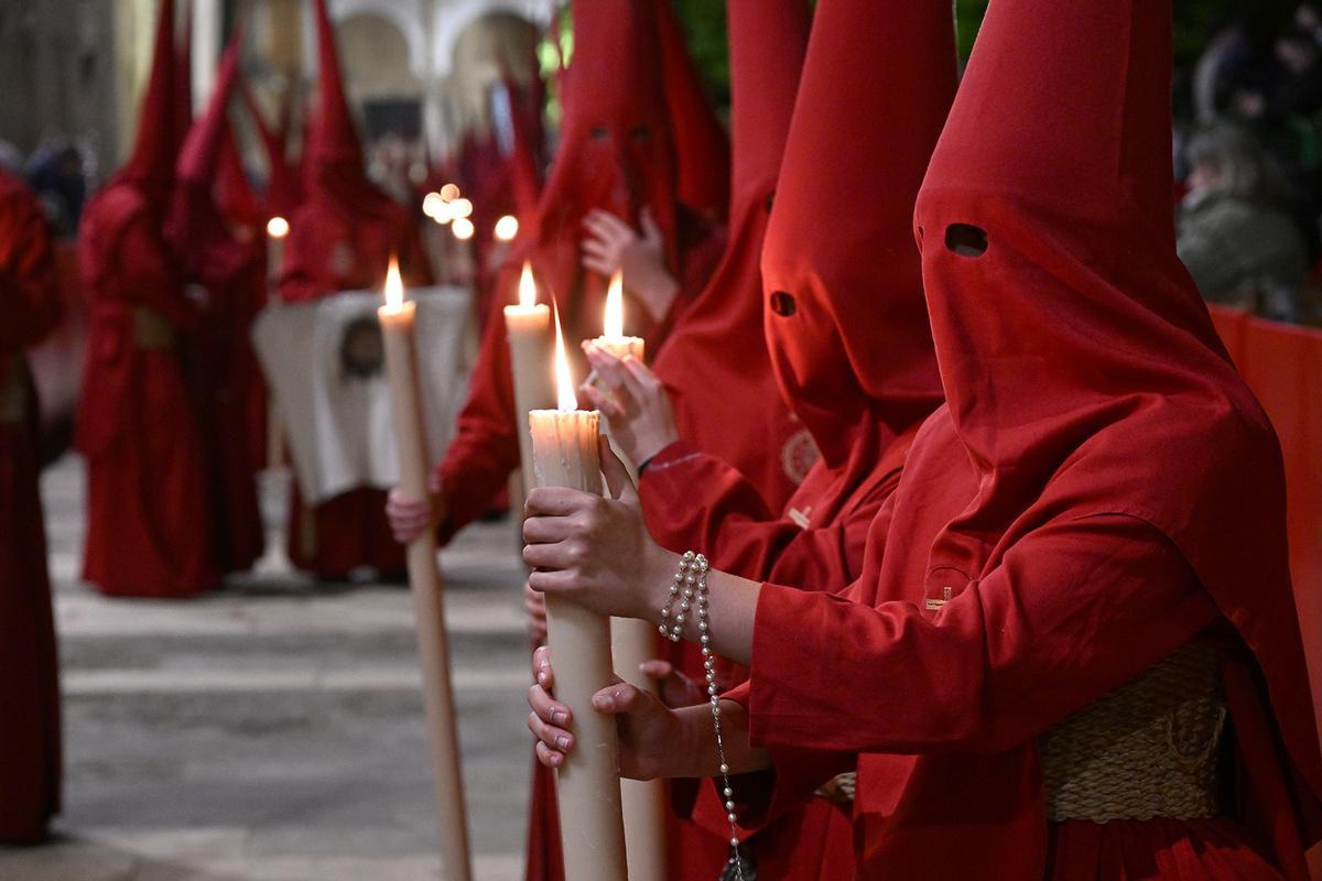 Nazarenos del Buen Suceso en la Mezquita-Catedral.