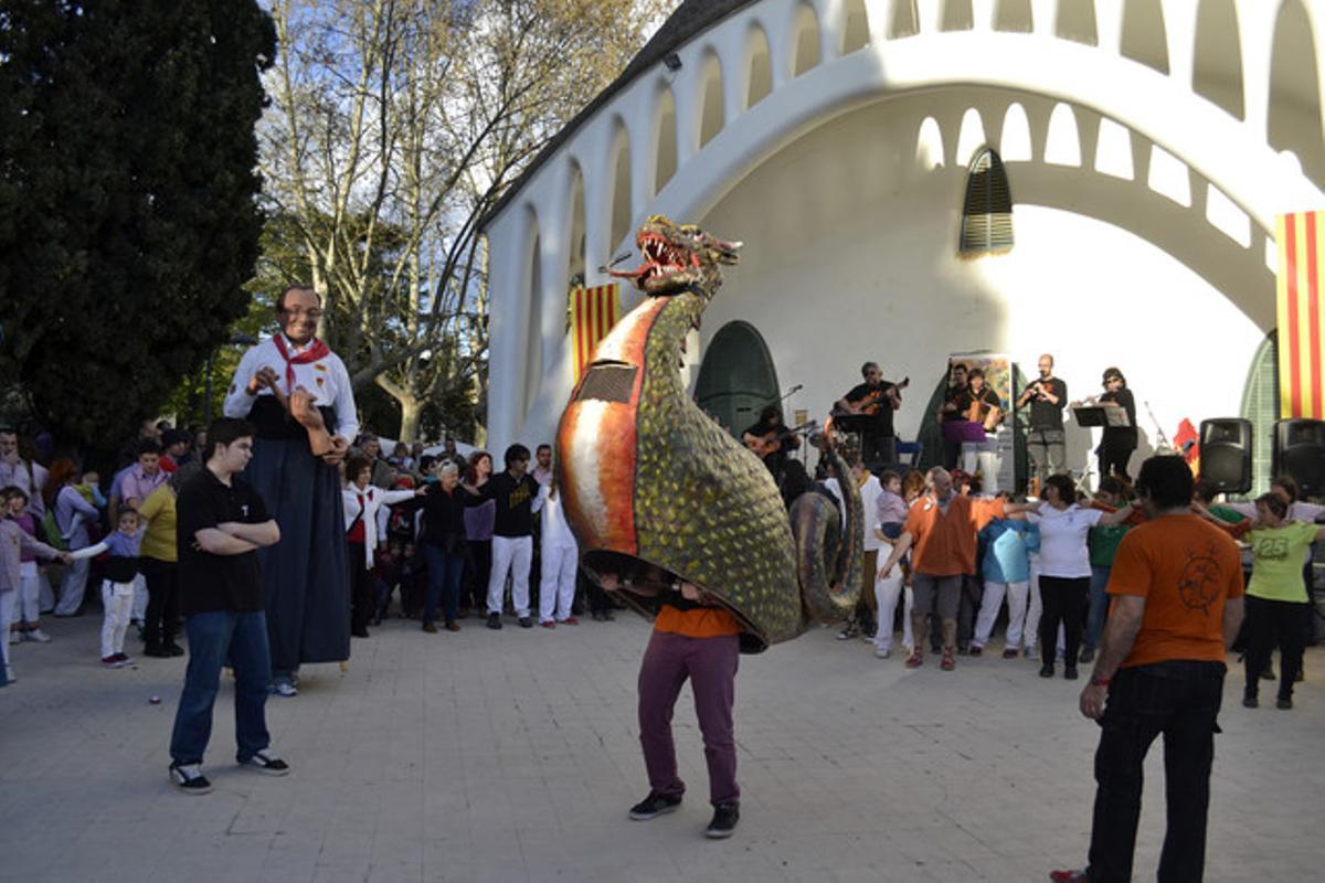 El Drac Baluk Astharot, en uno de sus bailes en la Masia Freixa