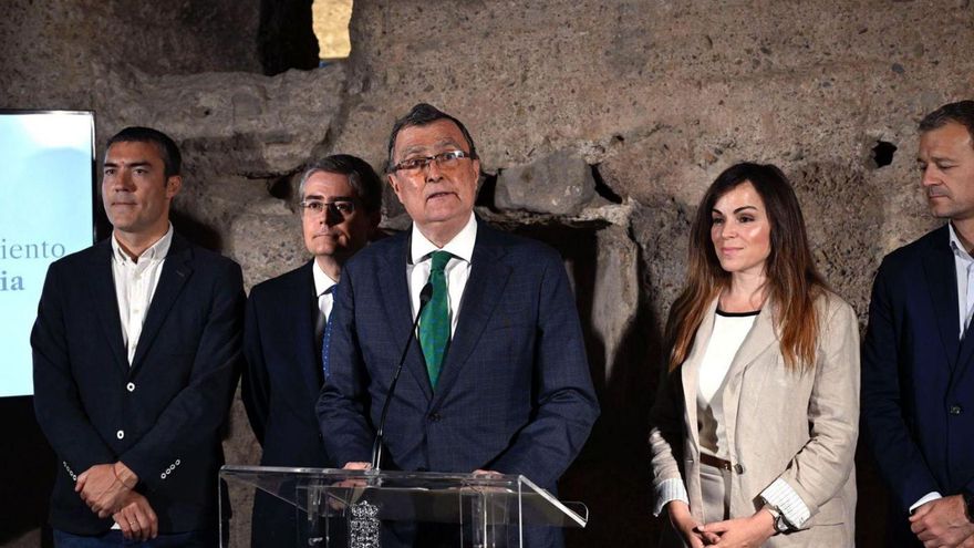 Acto de presentación de la segunda fase del Centro de Interpretación Madina Mursiya, junto a la muralla.