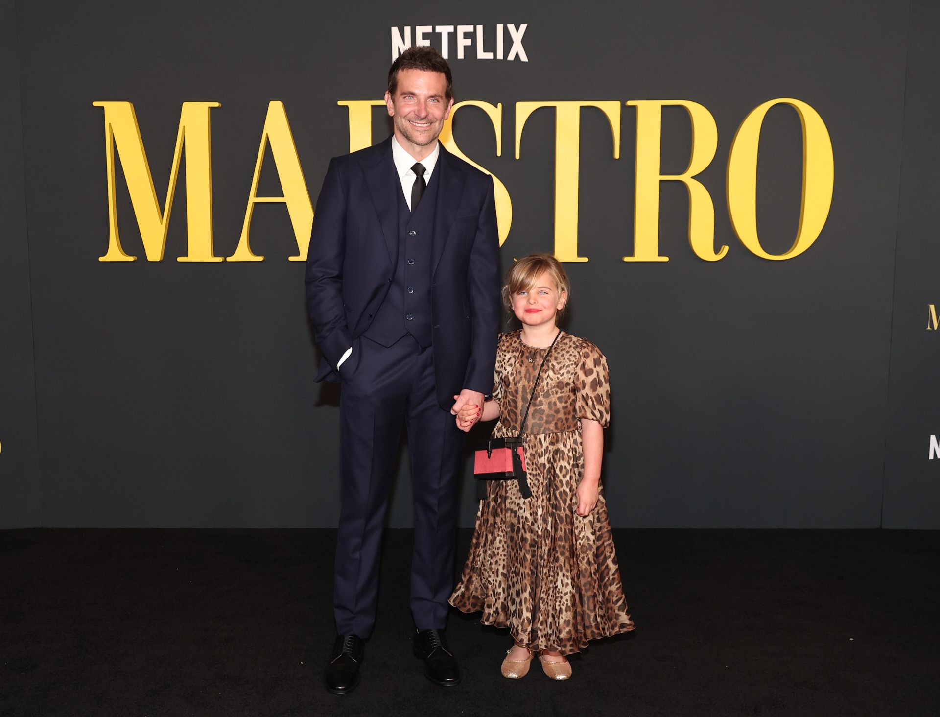 Bradley Cooper y su hija Lea en la premiere de la última película del actor.