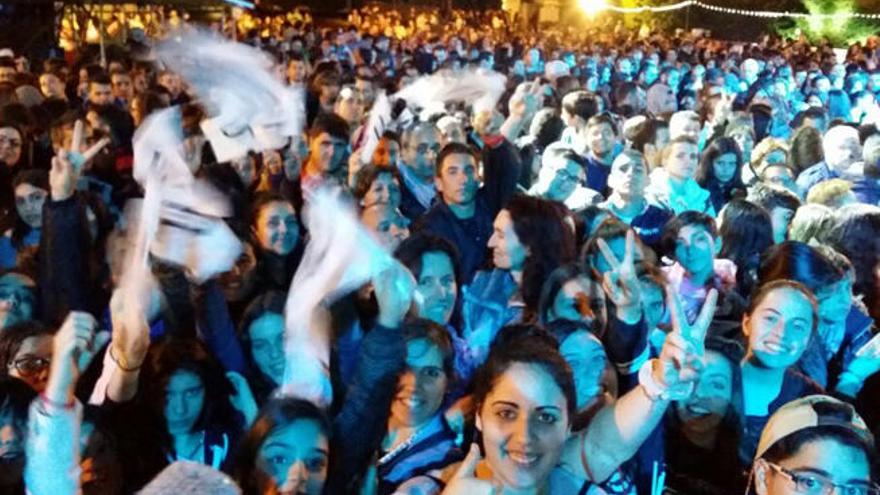 El público en el Fexdega esperando el concierto de Panorama / I. Abella