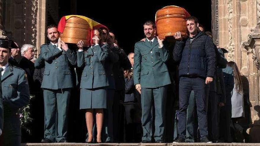 Dolor en la despedida en Teruel a las víctimas del exmilitar serbio