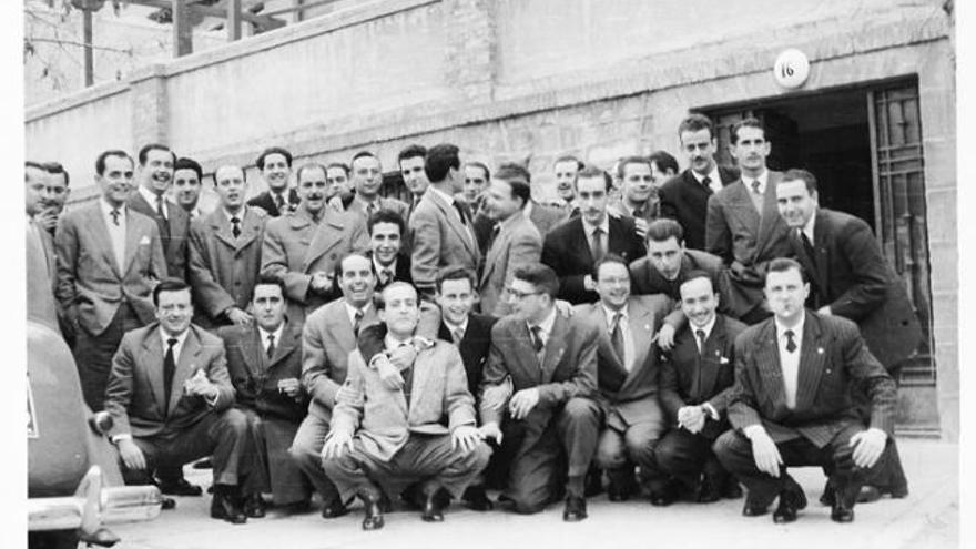 Con los compañeros del Colegio Mayor ´César Carlos´, de Madrid, en 1953, del que llegó a ser rector.