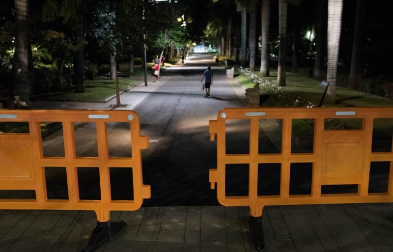 Santa Cruz de Tenerife cierra sus plazas y parques