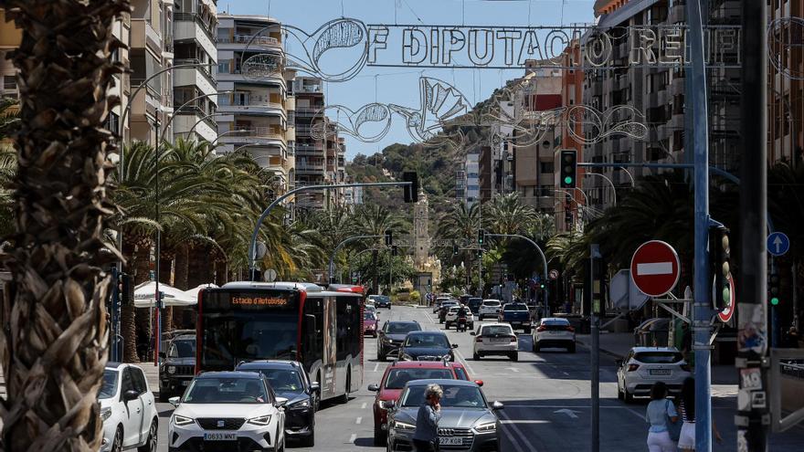 Las hogueras invertirán un 5% más en iluminación este 2024 en Alicante