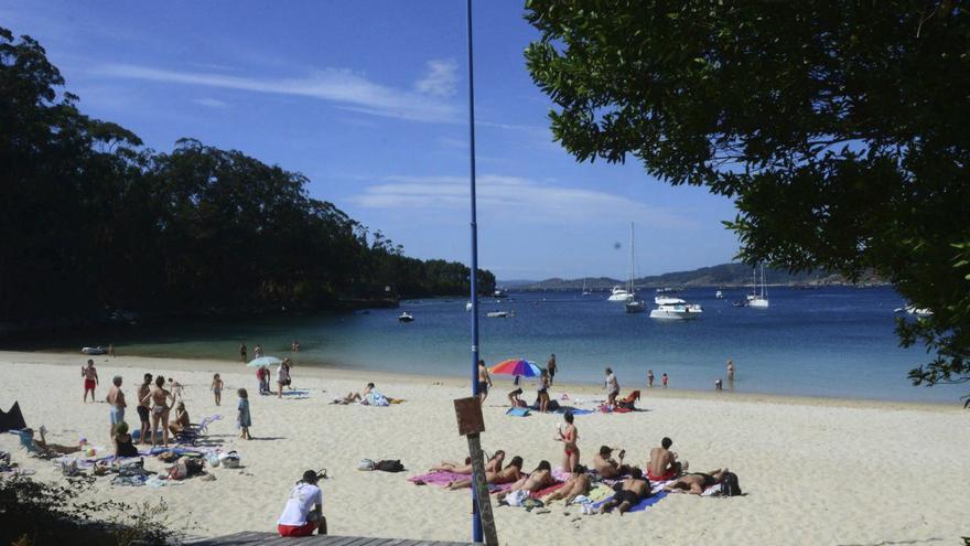 Cangas aguarda por la devolución del material para balizar esta semana sus 20 playas principales