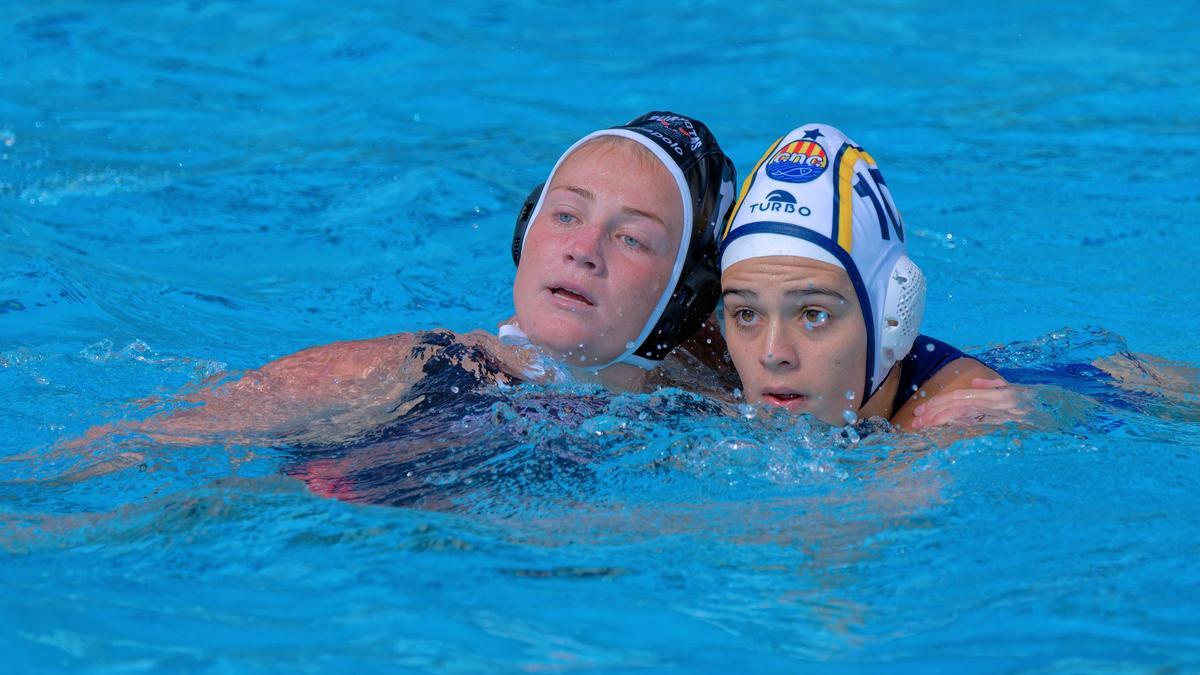 Emily Nicholson fue decisiva para la victoria del Echeyde