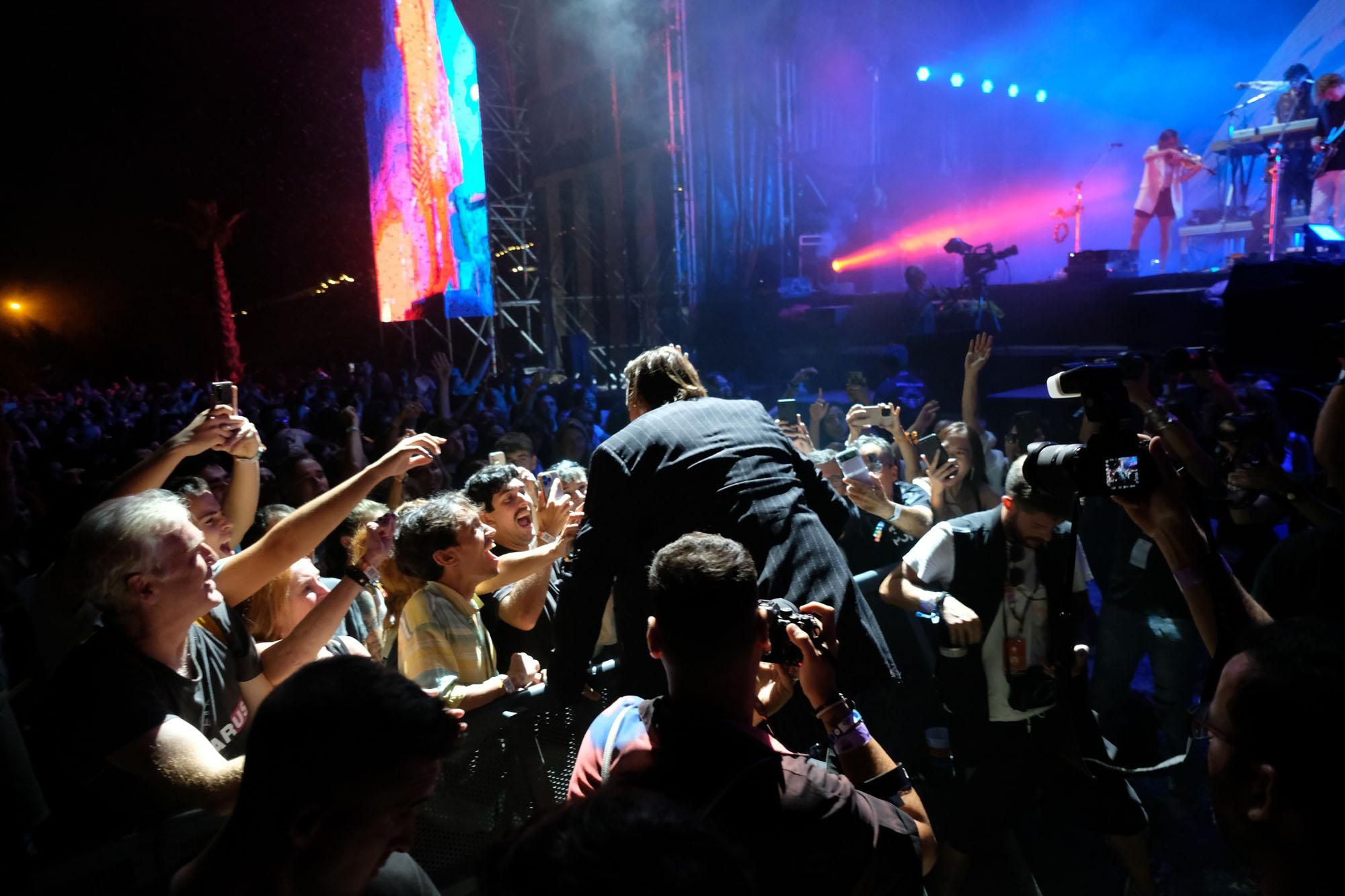 Primer día de conciertos en el Festival Cala Mijas 2023: Arcade Fire