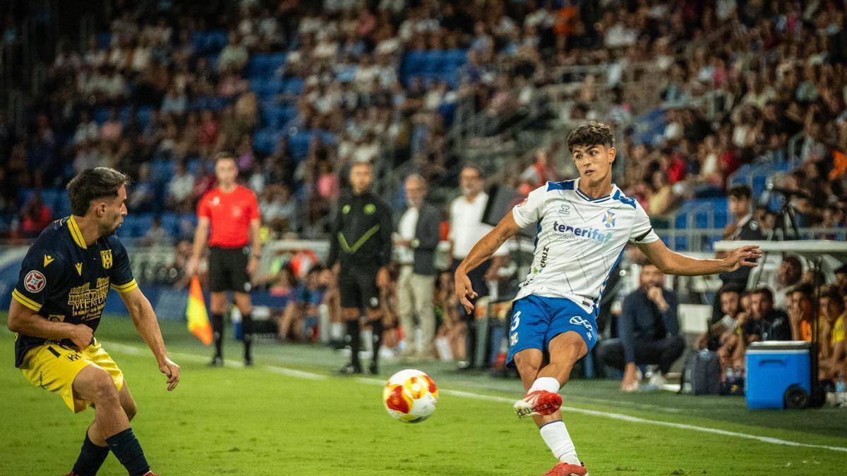 Ander Zoilo, uno de los candidatos a abandonar el CD Tenerife este verano.