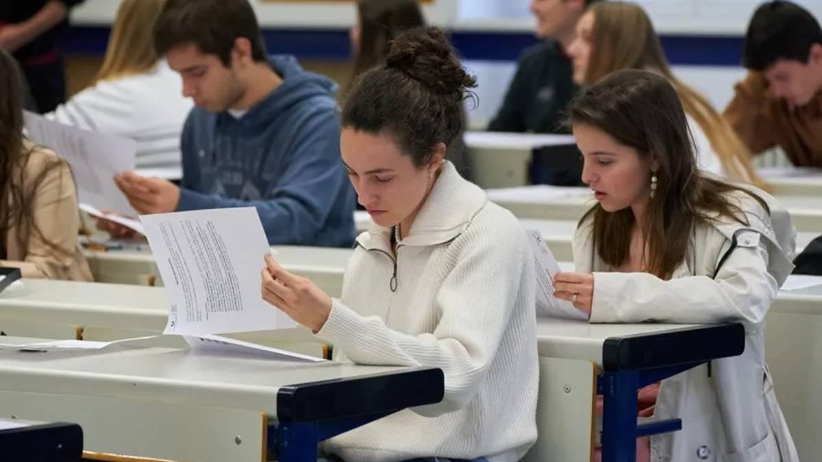 Estudiantes en un instituto.