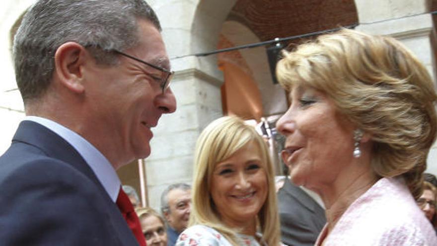 Alberto Ruiz Gallardón junto a Esperanza Aguirre.