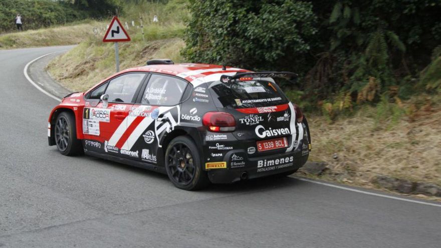 Alberto Ordóñez, ayer, con su Citroën C3 Rally2. | J. B. D.