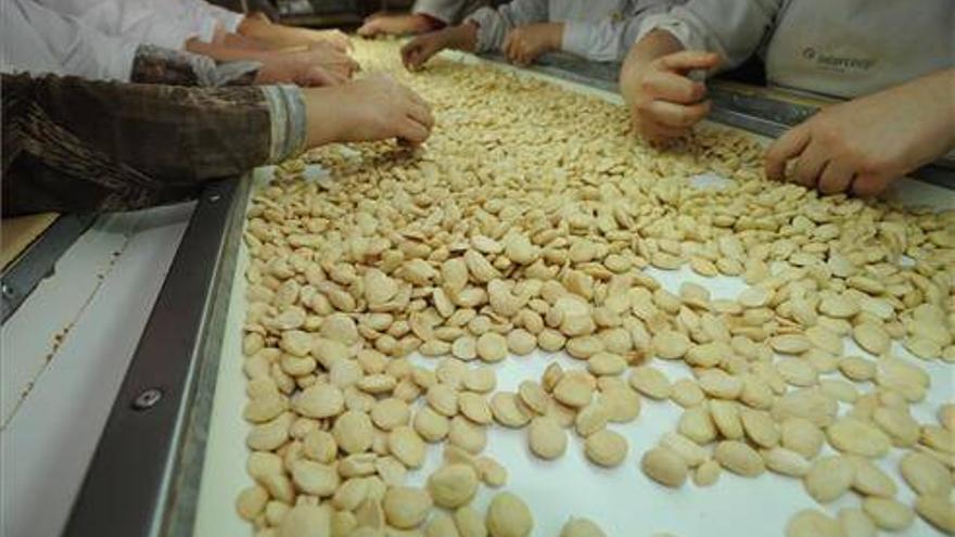 Los buenos precios de la almendra dan una tregua al campo este año