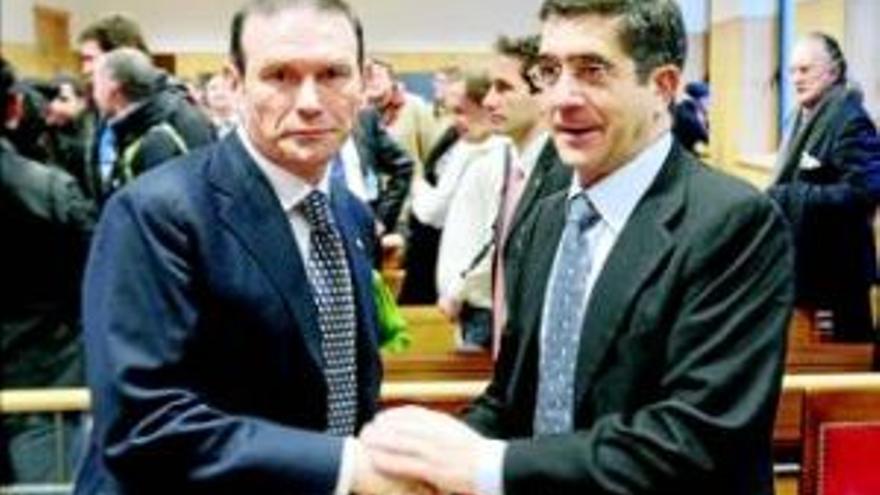 La justicia vasca deja de juzgar los diálogos de Ibarretxe, López y Otegi