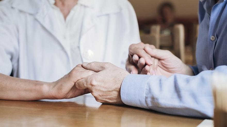 ANDALUCÍA.-Málaga.- Adelante en Diputación reclama un nuevo modelo de residencias de mayores: "Están muy lejos de parecer un hogar"