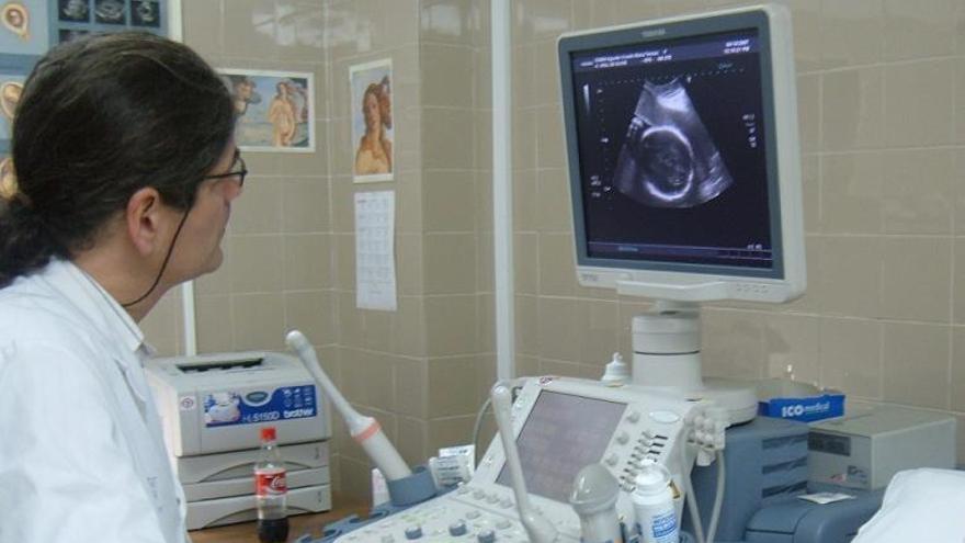 Una paciente del área de Ginecología del Hospital General de Elche